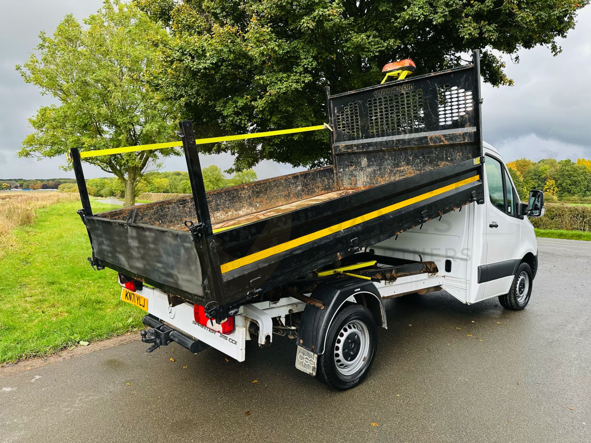 MERCEDES SPRINTER 315CDI *TIPPER TRUCK* 2022 MODEL - 1 OWNER - 3500KG GROSS - ONLY 50K MILES -EURO 6 - Image 9 of 26