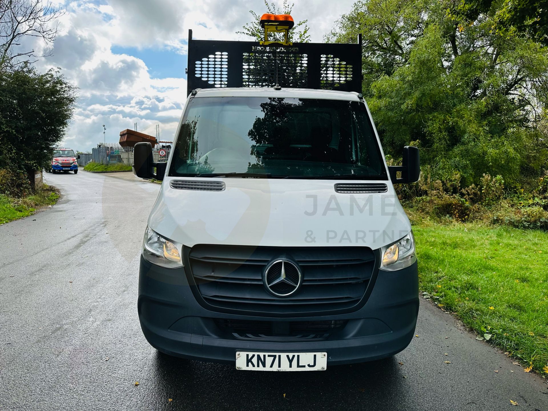 MERCEDES SPRINTER 315CDI *TIPPER TRUCK* 2022 MODEL - 1 OWNER - 3500KG GROSS - ONLY 50K MILES -EURO 6 - Image 3 of 26