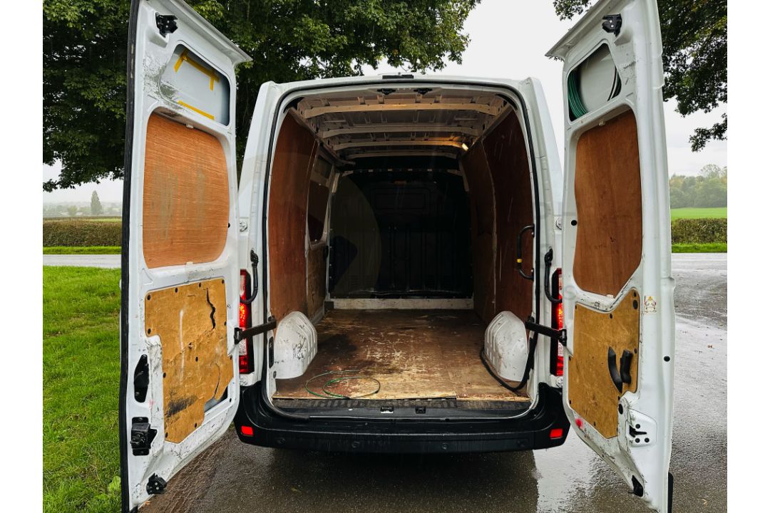 VAUXHALL MOVANO F3500 2.3 CDTI BI TURBO *MEDIUM WHEEL BASE - 2022 MODEL - ULEZ COMPLIANT - Image 11 of 26