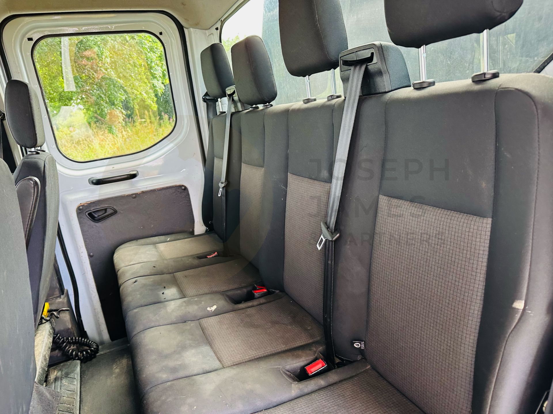 FORD TRANSIT 130 T350 *LWB - DOUBLE CAB TIPPER* (2021 EURO 6) 2.0 TDCI 'ECOBLUE' *LEADER* (3500 KG) - Image 16 of 31