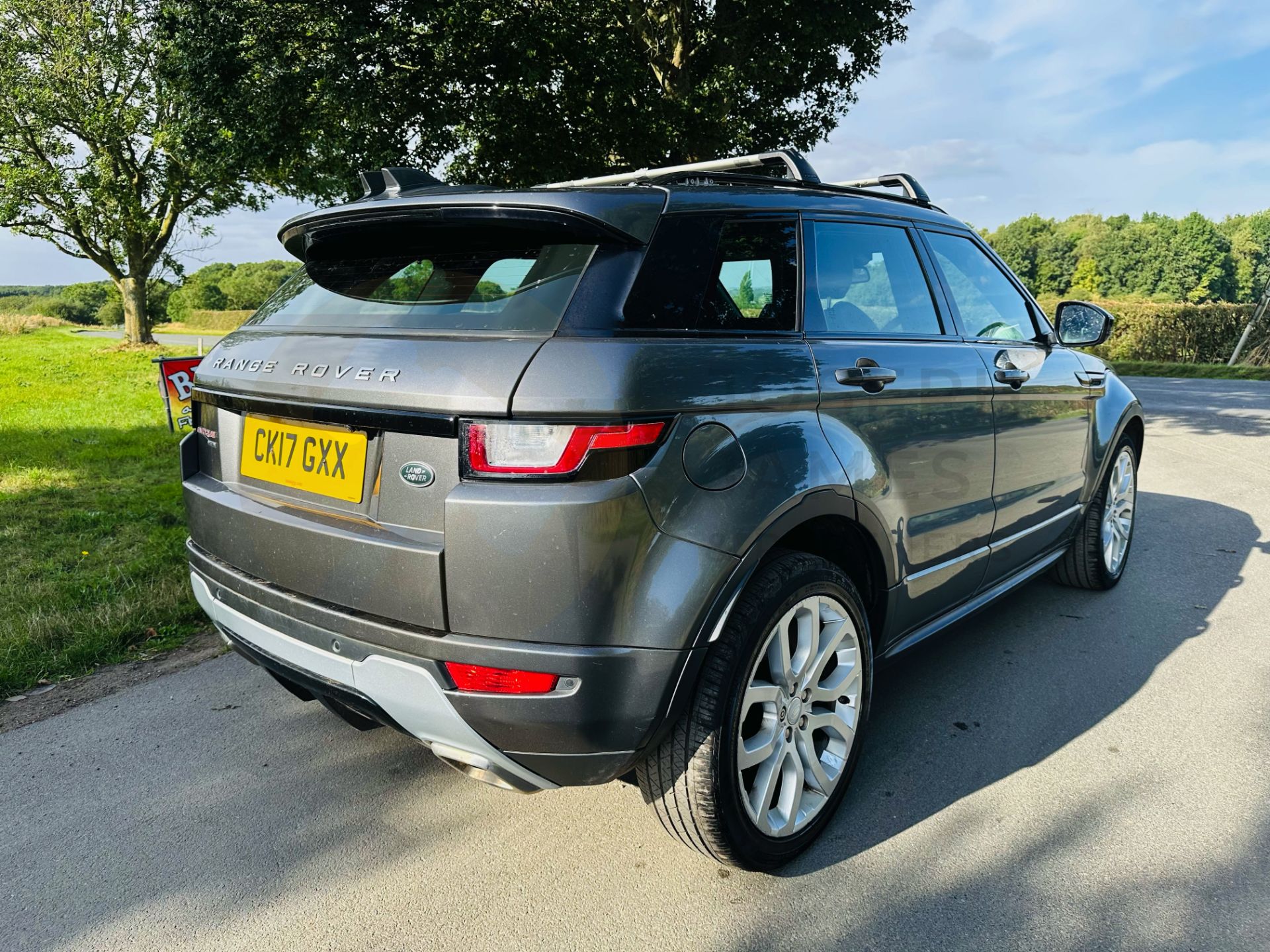 (ON SALE) RANGE ROVER EVOQUE *HSE DYNAMIC* 5 DOOR SUV (2017 - EURO 6) 2.0 TD4 - AUTO S/S (NO VAT) - Image 9 of 35
