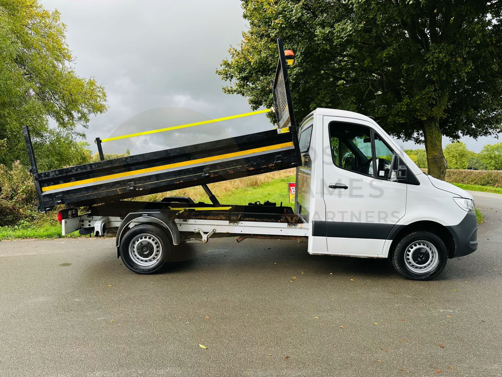 MERCEDES SPRINTER 315CDI *TIPPER TRUCK* 2022 MODEL - 1 OWNER - 3500KG GROSS - ONLY 50K MILES -EURO 6 - Image 10 of 26