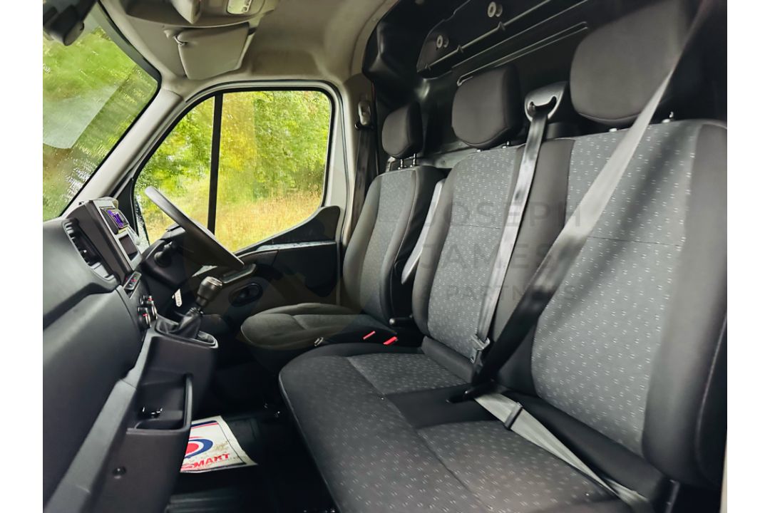 VAUXHALL MOVANO F3500 2.3 CDTI BI TURBO *MEDIUM WHEEL BASE - 2022 MODEL - ULEZ COMPLIANT - Image 16 of 26