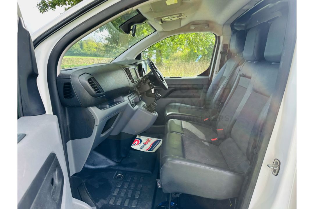 (ON SALE) CITROEN DISPATCH XS1000 BLUEHDI *ENTERPRISE EDITION* (20 REG) - AIR CON - 1 OWNER! - Image 16 of 30
