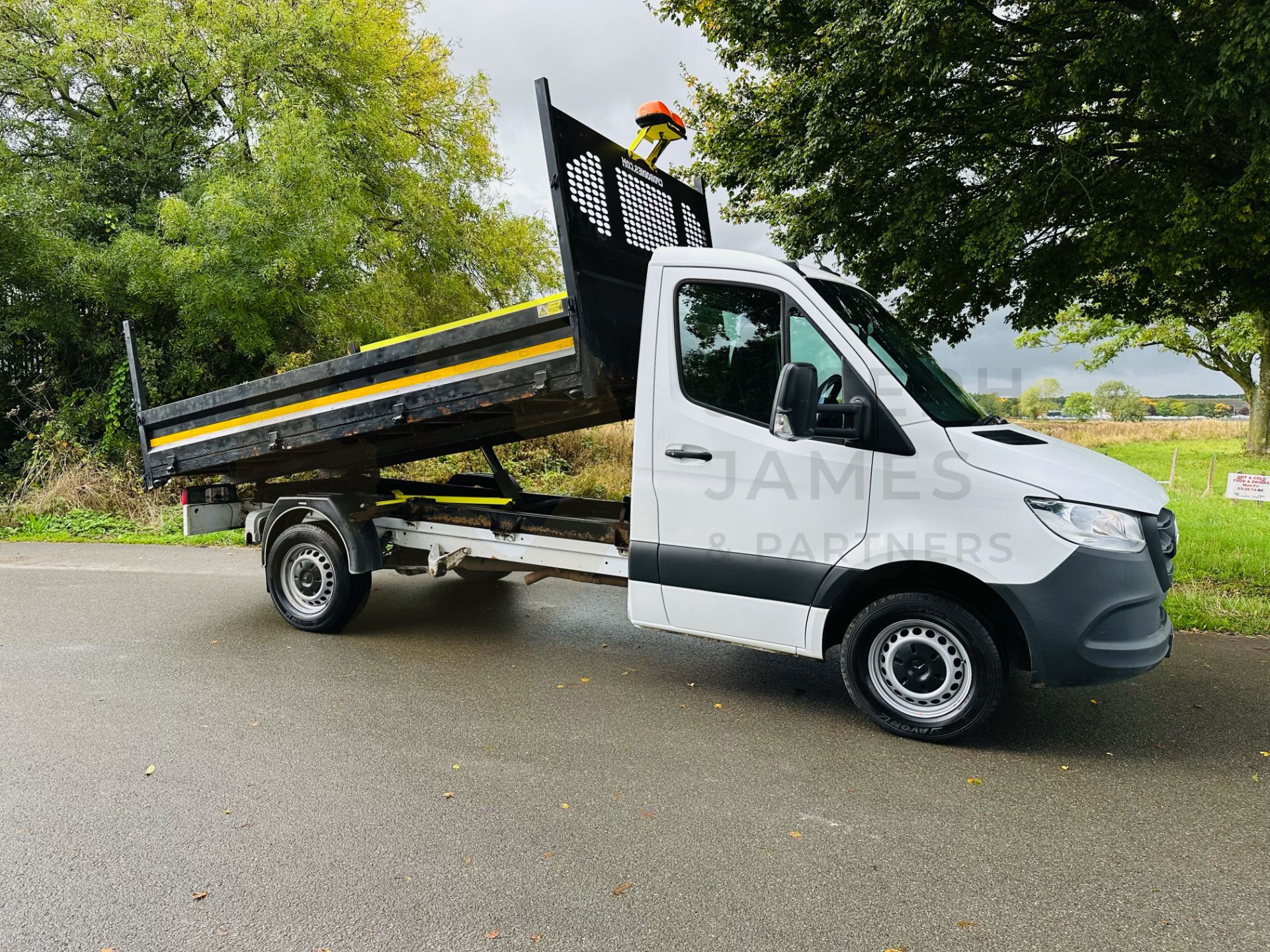 MERCEDES SPRINTER 315CDI *TIPPER TRUCK* 2022 MODEL - 1 OWNER - 3500KG GROSS - ONLY 50K MILES -EURO 6