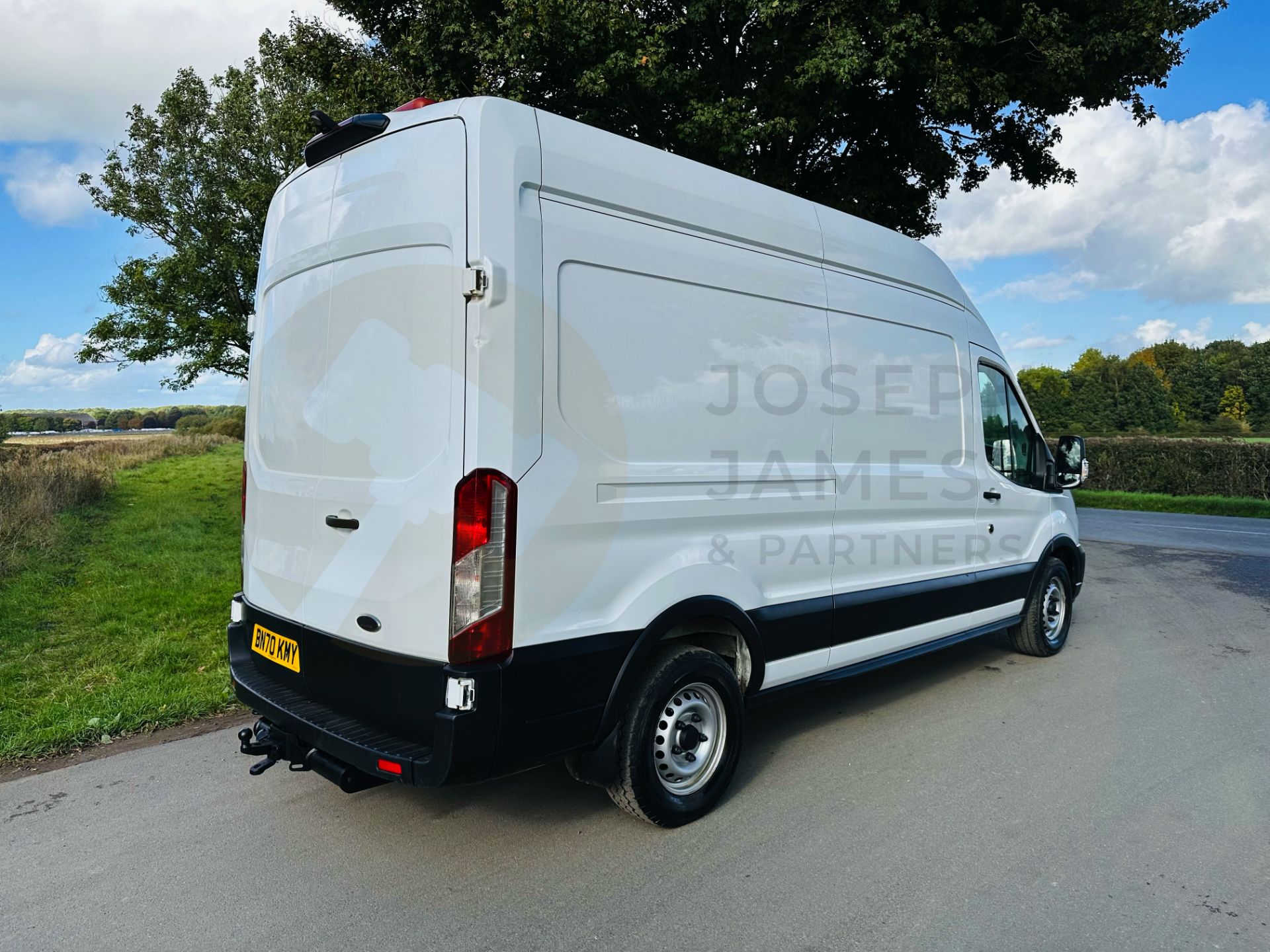 FORD TRANSIT 130 T350 *LWB HI-ROOF* (2021 - EURO 6) 2.0 TDCI 'ECOBLUE' *LEADER EDITION* - 1 OWNER! - Image 9 of 30