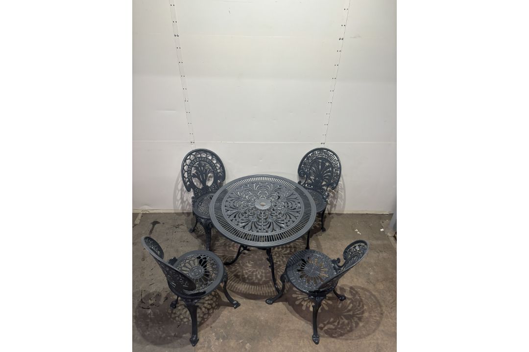 Cast Aluminium Outdoor Garden Dining Set As Seen In Photos - Image 2 of 7