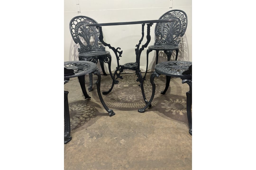 Cast Aluminium Outdoor Garden Dining Set As Seen In Photos - Image 3 of 7