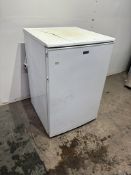 Lec Commercial Fresstanding White Fridge