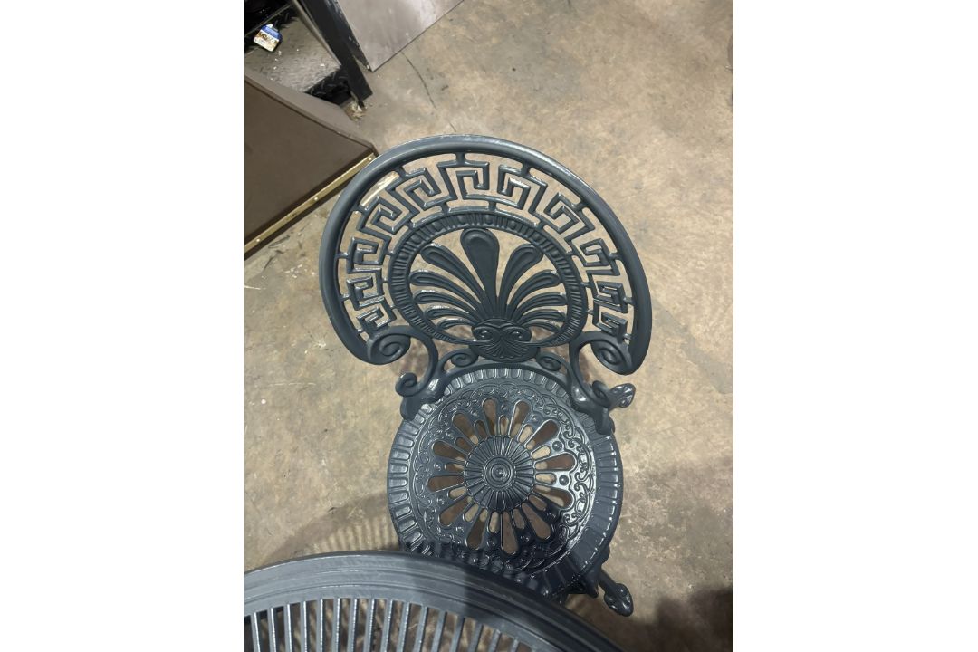 Cast Aluminium Outdoor Garden Dining Set As Seen In Photos - Image 7 of 7