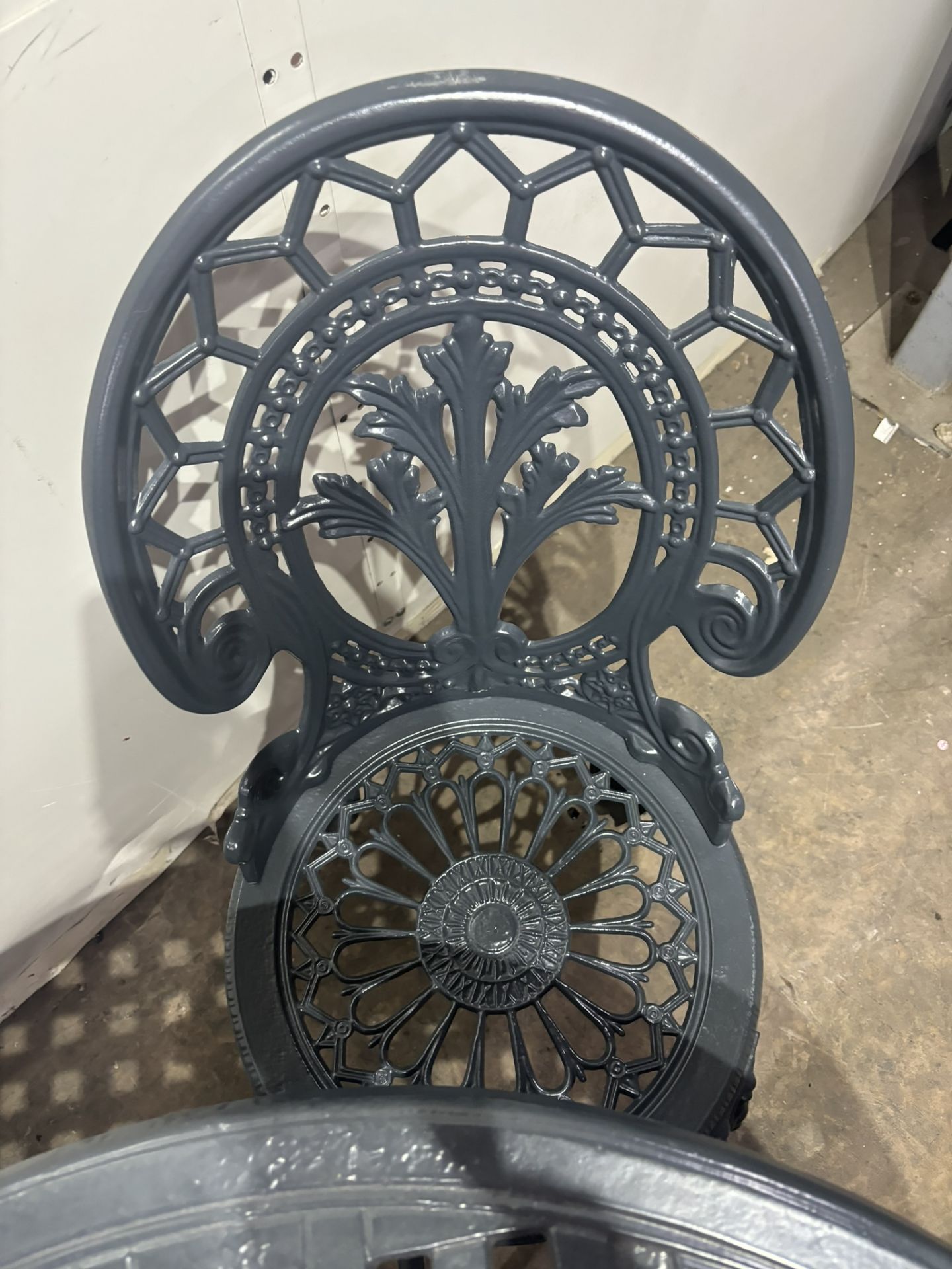 Cast Aluminium Outdoor Garden Dining Set As Seen In Photos - Image 6 of 8