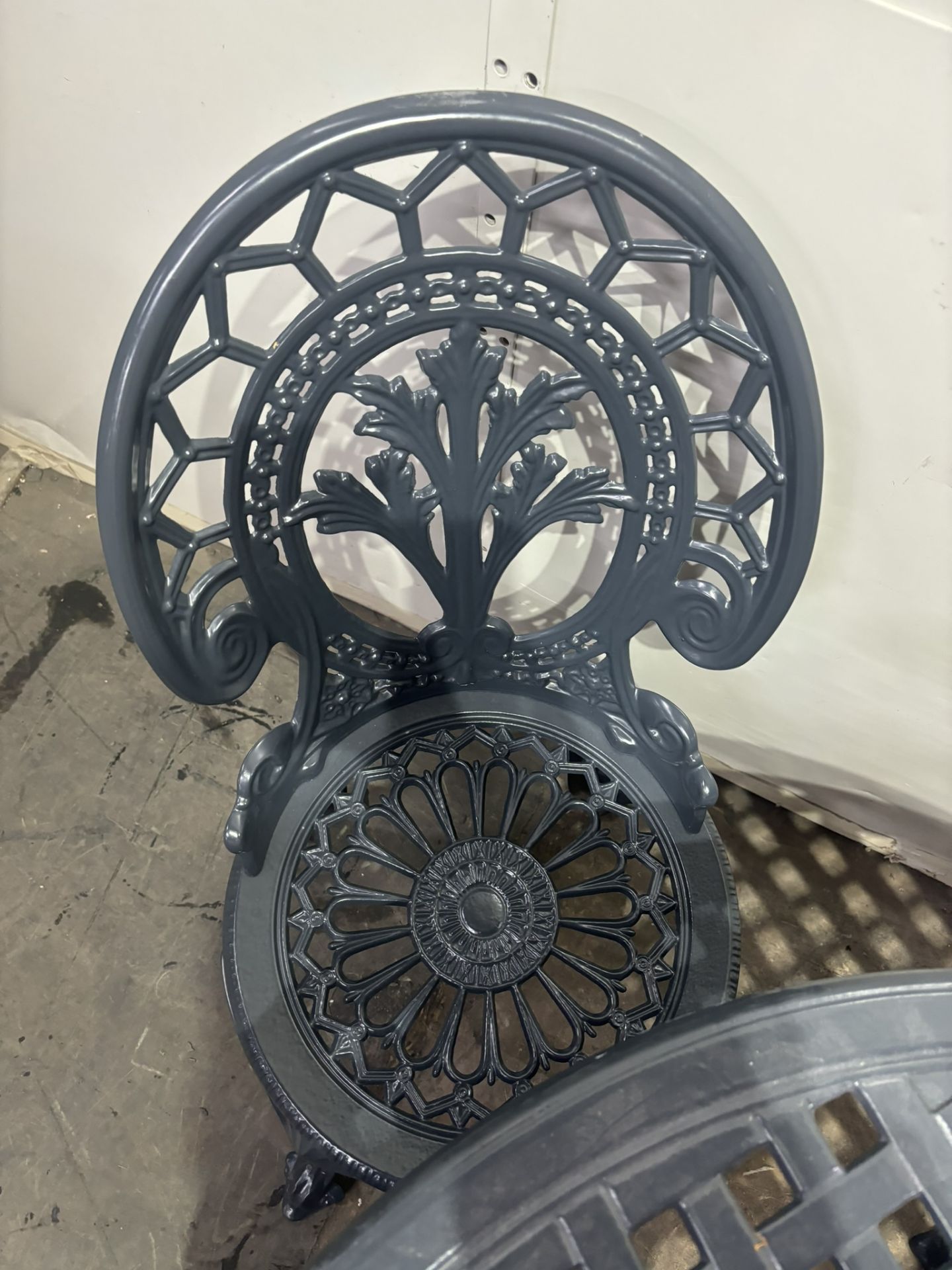 Cast Aluminium Outdoor Garden Dining Set As Seen In Photos - Image 5 of 8
