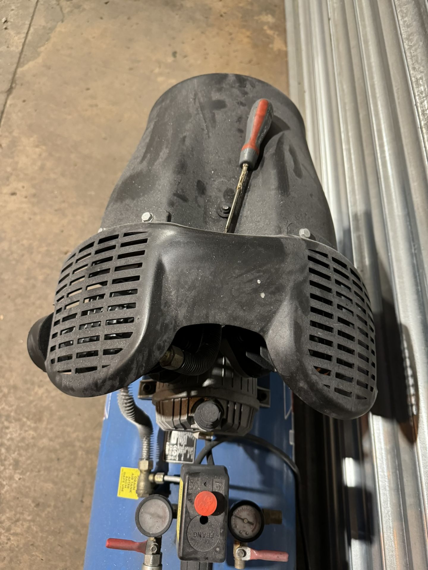 Airmaster Tiger16/1050 100 Litre Air Compressor - Image 2 of 5