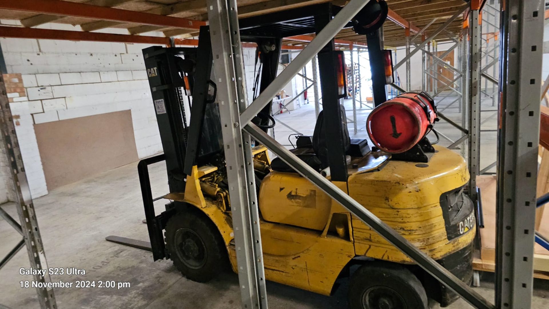 CAT GP25 2.5t LPG Forklift Truck | SPARES & REPAIRS - SEE DESCRIPTION - Image 7 of 10