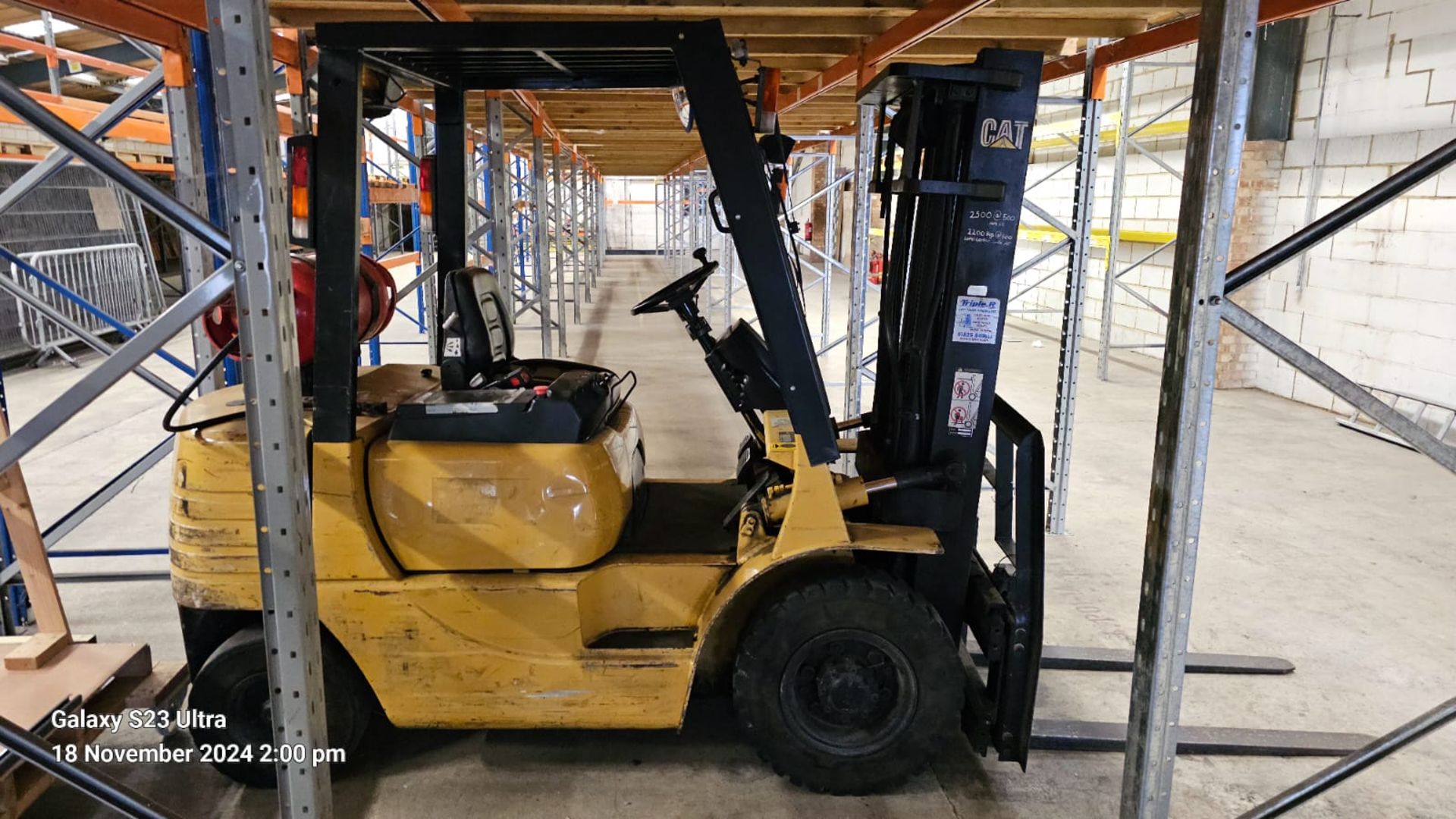 CAT GP25 2.5t LPG Forklift Truck | SPARES & REPAIRS - SEE DESCRIPTION - Image 4 of 10