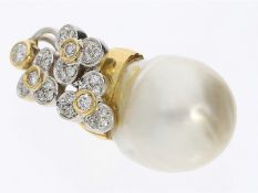Anhänger: vintage Goldschmiedeanhänger mit großer barocker Südseeperle und Brillanten, 18K Gold