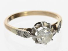 Ring: antiker Goldschmiedering mit einem Halbkaräter Brillant
