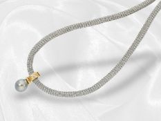 Kette/Collier: edle und moderne Platin Strumpf/Strickkette mit Brillant/Tahiti-Goldschmiedeanhänger