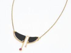Kette/Collier: feines, goldenes Designer Mittelteil-Collier mit Onyx, Rubin und einem Diamanten