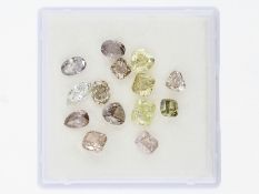 Diamanten: interessantes Konvolut aus 14 farbigen Diamanten von zusammen ca. 5,7ct