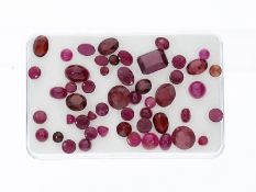 Konvolut Rubine und Turmaline in unterschiedlichen Formen, insgesamt ca. 26ct