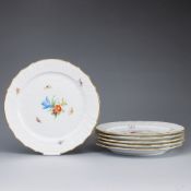 6 Platzteller - Neuosier: Bunte Blumen und Schmetterlinge. KPM Berlin 1993-2006.