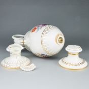 Schlangenhenkelvase - zweiseitiges Blumenbukett. Meissen 1850-1924 und Meissen 1953-1957.