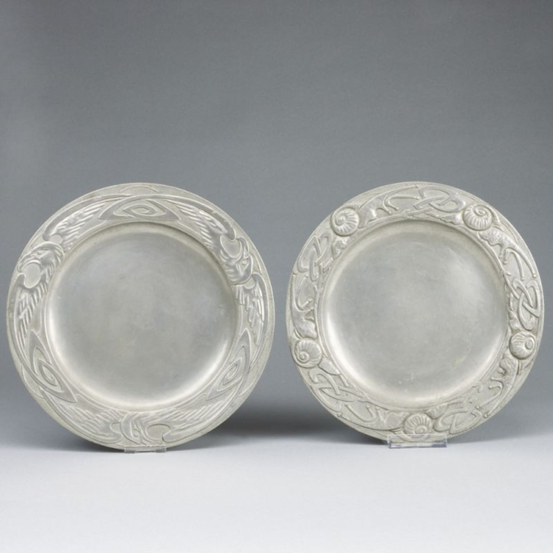 2 faunistische Jugendstil Zinnteller