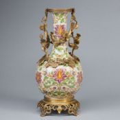 Vase Klassika mit Messingverziehrung