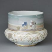 Jugendstil Vase /  Cachepot - umlaufender Fries mit Bauerinnen bei der Kartoffelaussaat mit Feldwage