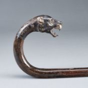 Spazierstock mit Raubkatzenkopf