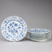 8 Speiseteller - Zwiebelmuster. Meissen 1888-1924.