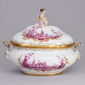 Ovale Deckleterrine - Falkenjagd - Jagdszenen in Landschaft. Meissen 1850-1924.