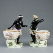 Mohrin mit Schale und Mohr mit Schale - Blumenbukett. Wohl Frankenthal 1762-1797.