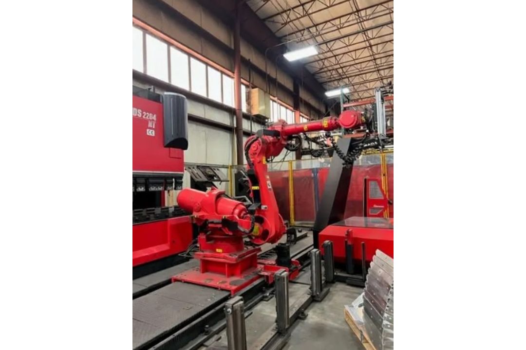 2011 Amada HDS 2204NT, 243 Ton x 14' Hydraulic Press Brake w/ Astro 165W NT Robotic Bending System - Image 2 of 18