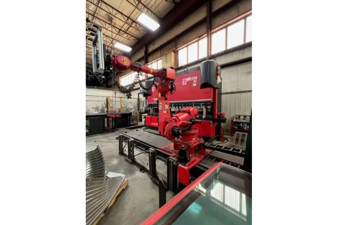 2011 Amada HDS 2204NT, 243 Ton x 14' Hydraulic Press Brake w/ Astro 165W NT Robotic Bending System - Image 8 of 18