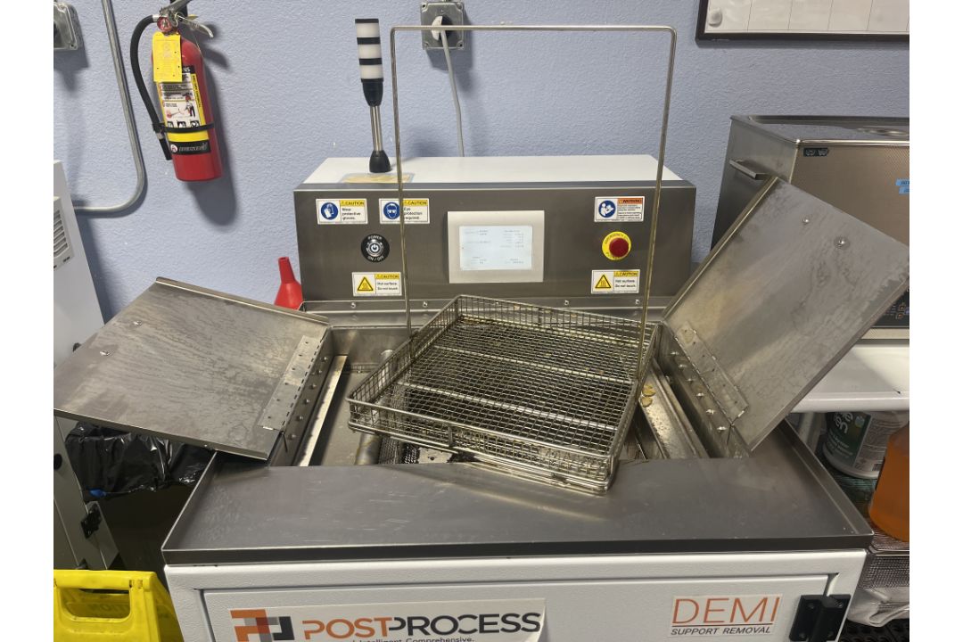 PostProcess Tech. DEMI 800, 5,263 hours, Run times(hr): Ultrasonic=3,192.46 - Cir pump=23.25 - - Image 4 of 7