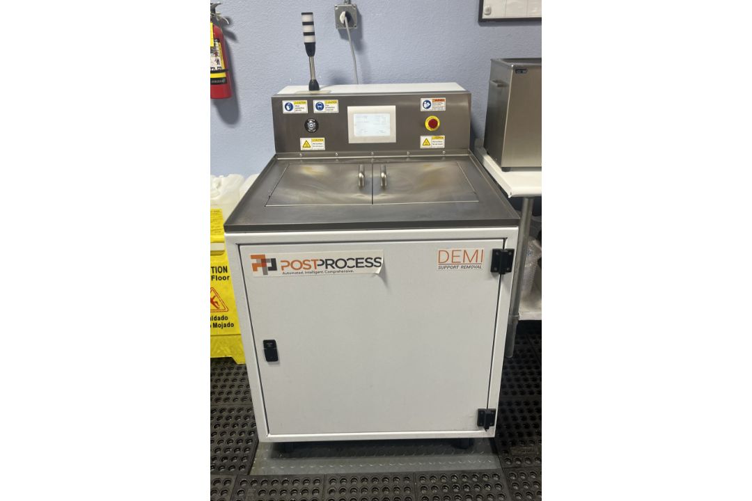 PostProcess Tech. DEMI 800, 5,263 hours, Run times(hr): Ultrasonic=3,192.46 - Cir pump=23.25 - - Image 1 of 7