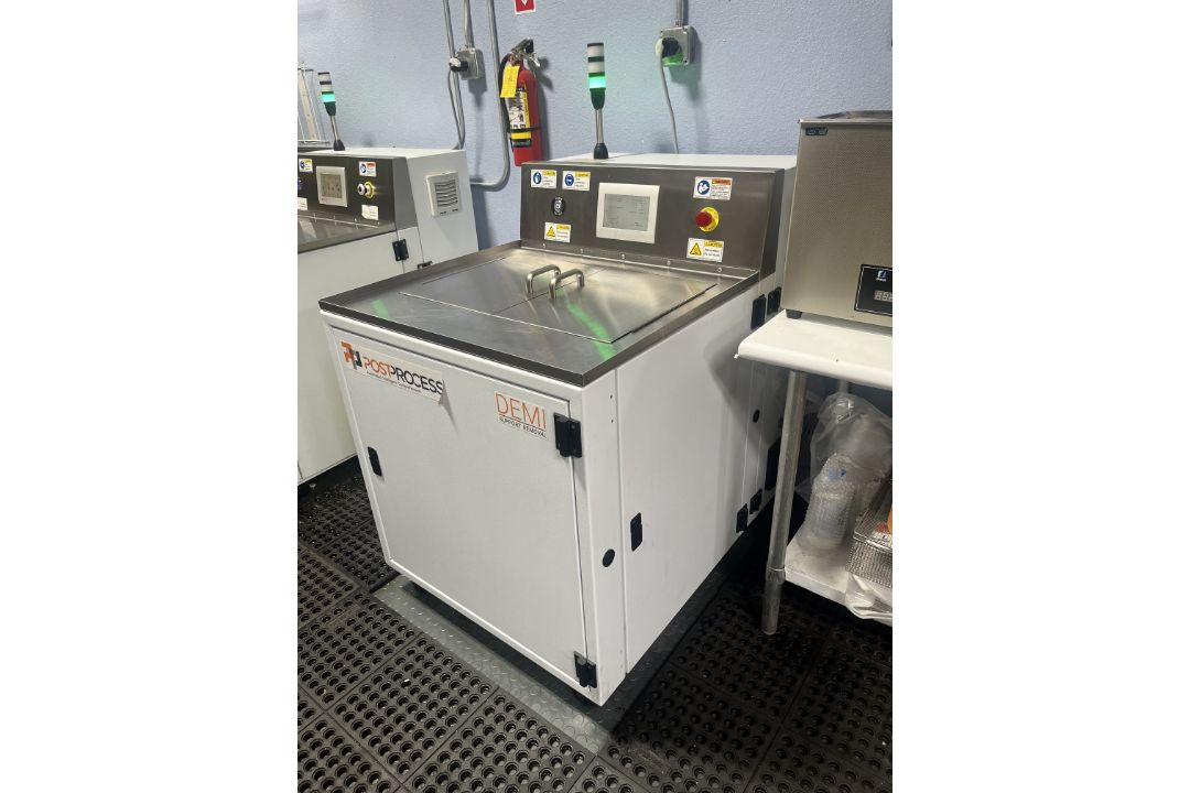 PostProcess Tech. DEMI 800, 5,263 hours, Run times(hr): Ultrasonic=3,192.46 - Cir pump=23.25 - - Image 3 of 7