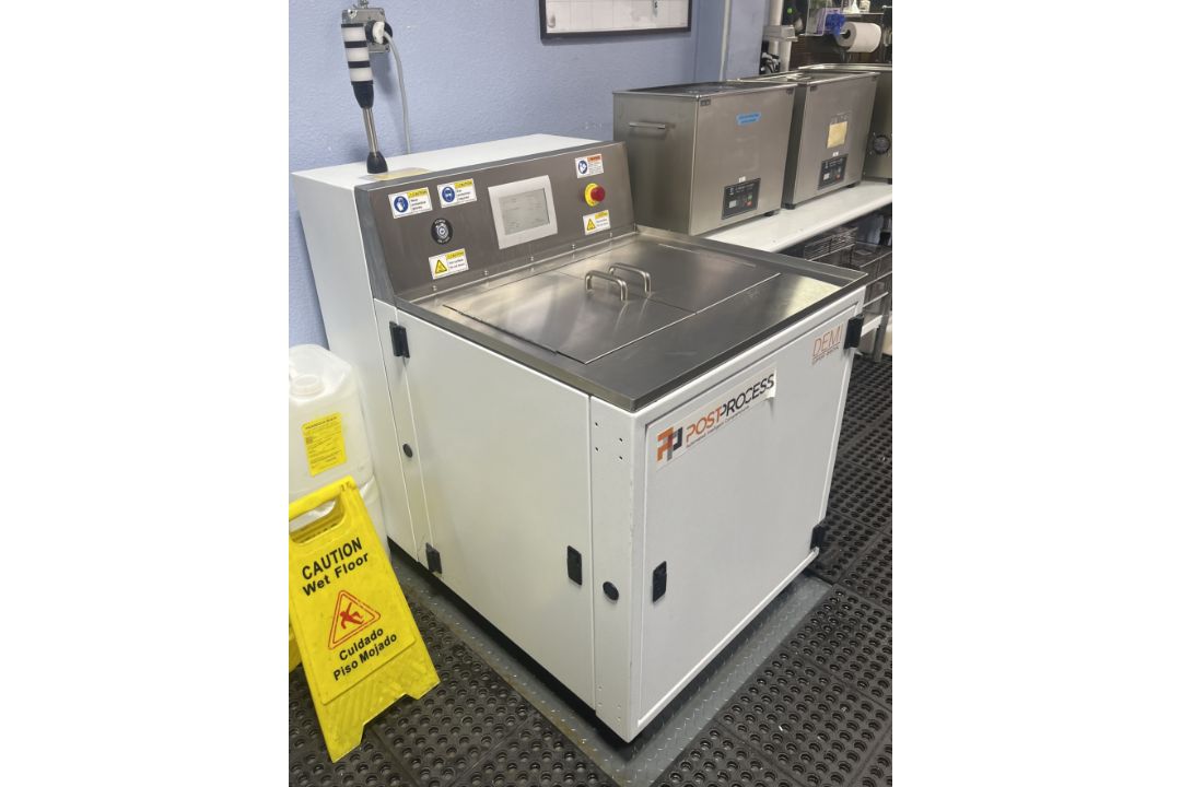 PostProcess Tech. DEMI 800, 5,263 hours, Run times(hr): Ultrasonic=3,192.46 - Cir pump=23.25 - - Image 2 of 7