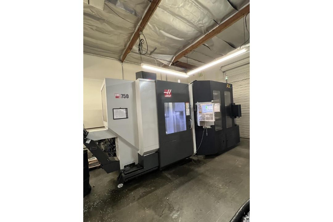 2017 Haas UMC 750 Vertical Machining Center, Fanuc Robot, 42 Station Pallet System, AX5 Trinity, 10 - Image 2 of 43