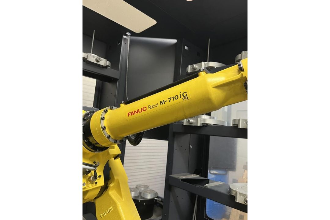 2017 Haas UMC 750 Vertical Machining Center, Fanuc Robot, 42 Station Pallet System, AX5 Trinity, 10 - Image 21 of 43