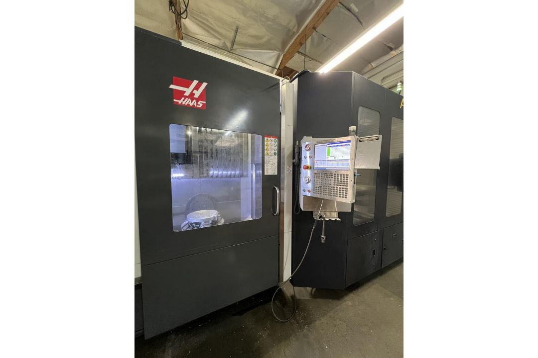 2017 Haas UMC 750 Vertical Machining Center, Fanuc Robot, 42 Station Pallet System, AX5 Trinity, 10 - Image 4 of 43