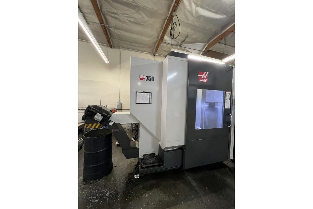 2017 Haas UMC 750 Vertical Machining Center, Fanuc Robot, 42 Station Pallet System, AX5 Trinity, 10 - Image 3 of 43