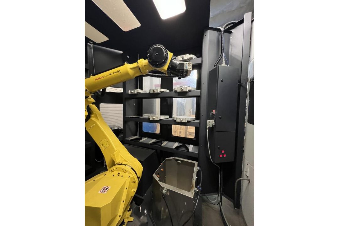 2017 Haas UMC 750 Vertical Machining Center, Fanuc Robot, 42 Station Pallet System, AX5 Trinity, 10 - Image 18 of 43