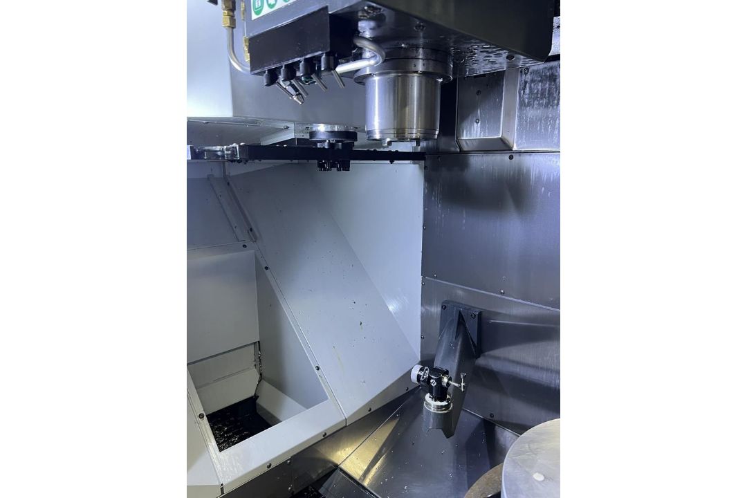 2017 Haas UMC 750 Vertical Machining Center, Fanuc Robot, 42 Station Pallet System, AX5 Trinity, 10 - Image 33 of 43