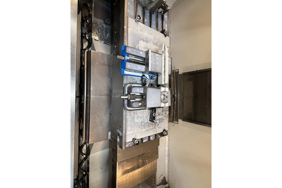 2011 Haas VF-4SS, 12K Vertical Machinig Center, Renishaw Probe, P-Cool, USB, 24 Tool Side Mount, - Image 23 of 25