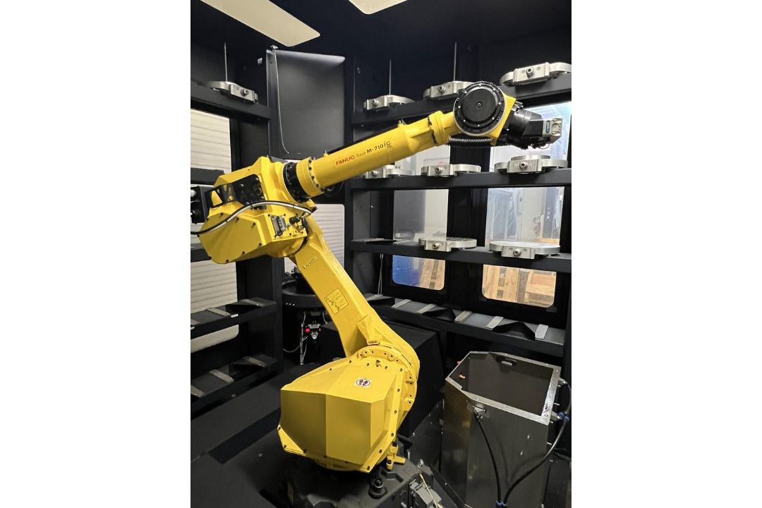 2017 Haas UMC 750 Vertical Machining Center, Fanuc Robot, 42 Station Pallet System, AX5 Trinity, 10 - Image 16 of 43
