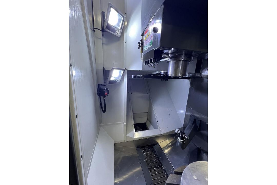 2017 Haas UMC 750 Vertical Machining Center, Fanuc Robot, 42 Station Pallet System, AX5 Trinity, 10 - Image 34 of 43