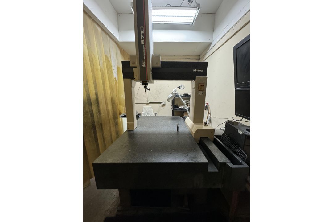 Mitutoyo B710 CMM - Image 1 of 8